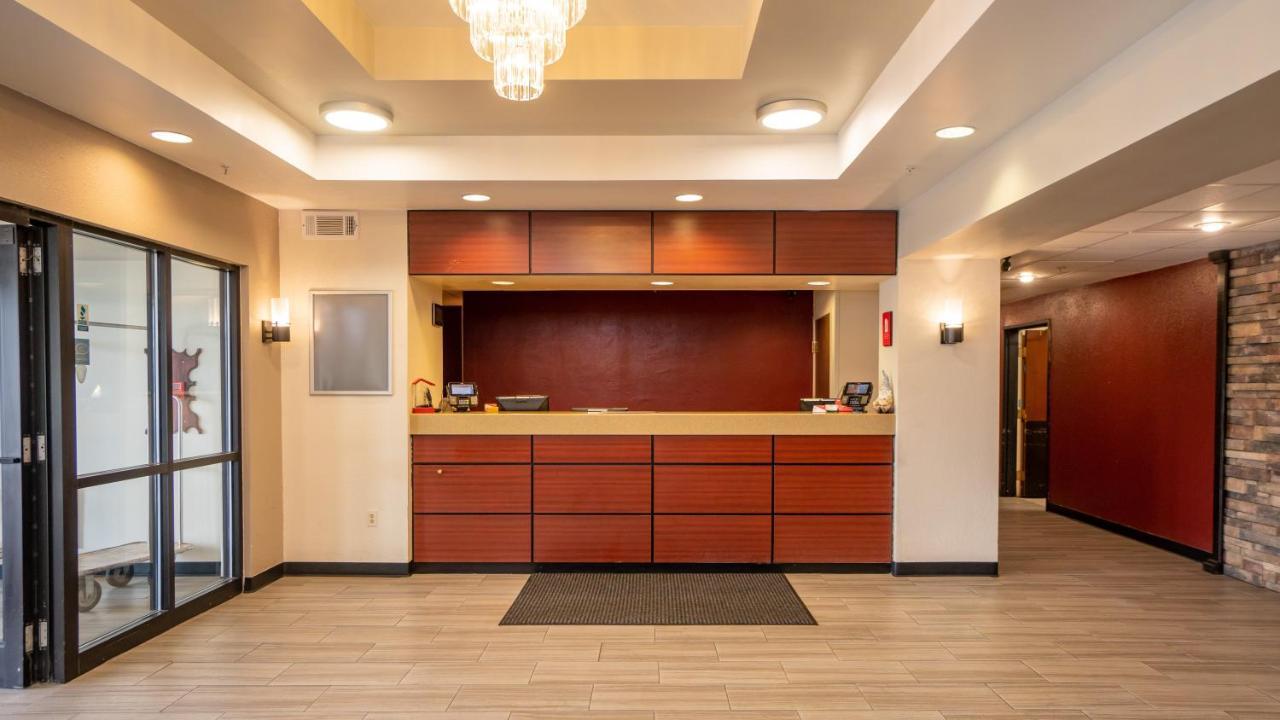Red Roof Inn & Suites Indianapolis Airport Exterior foto