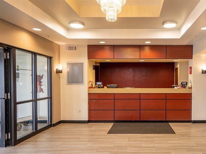 Red Roof Inn & Suites Indianapolis Airport Exterior foto