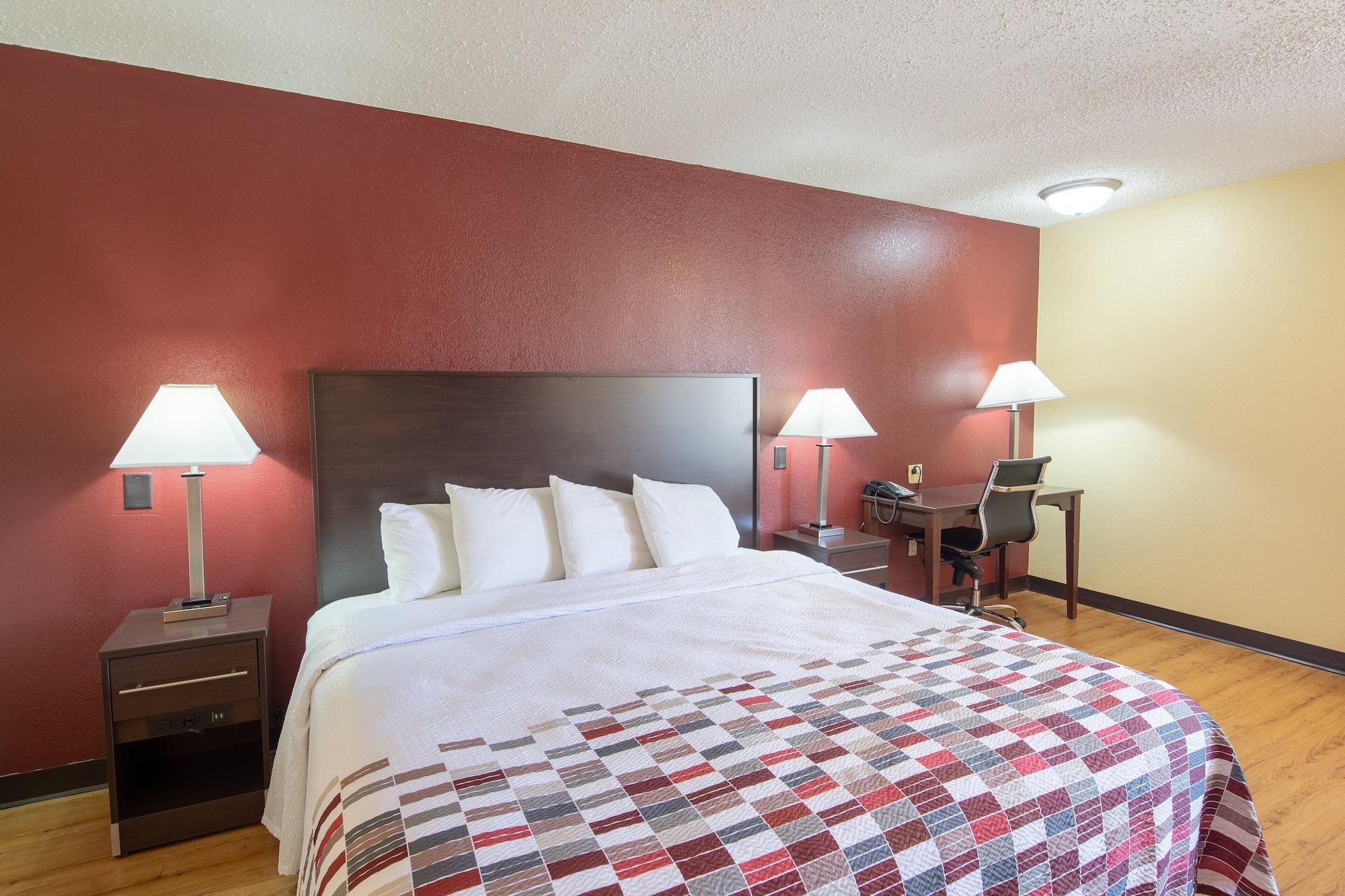 Red Roof Inn & Suites Indianapolis Airport Exterior foto