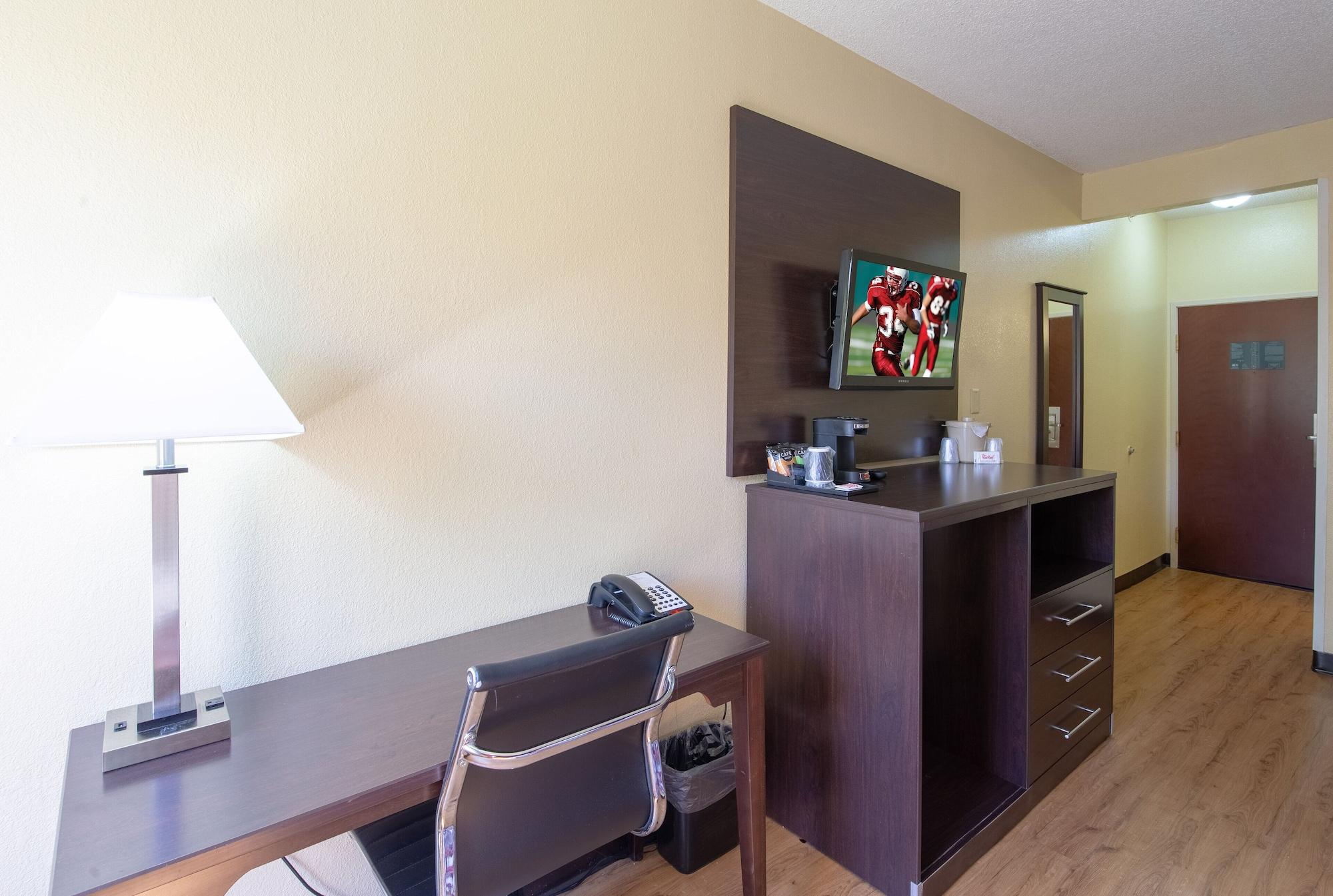 Red Roof Inn & Suites Indianapolis Airport Exterior foto