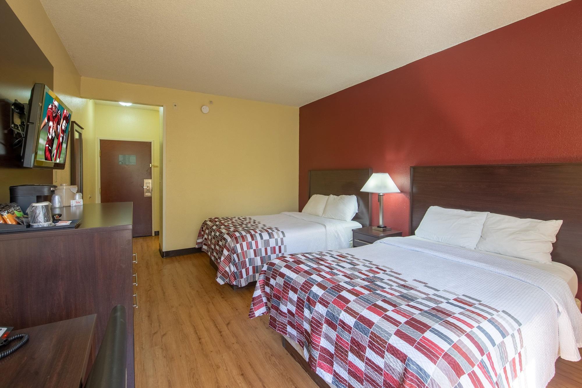 Red Roof Inn & Suites Indianapolis Airport Exterior foto