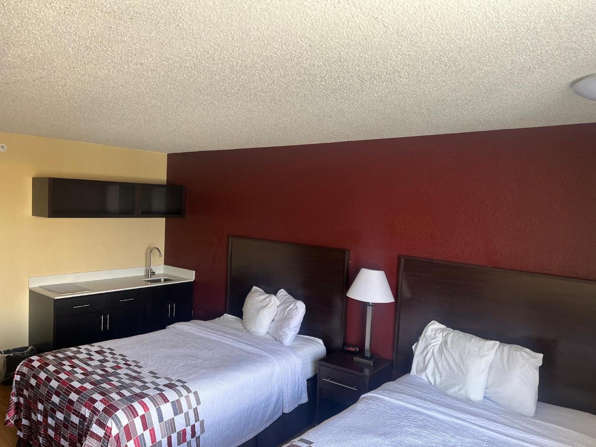 Red Roof Inn & Suites Indianapolis Airport Exterior foto